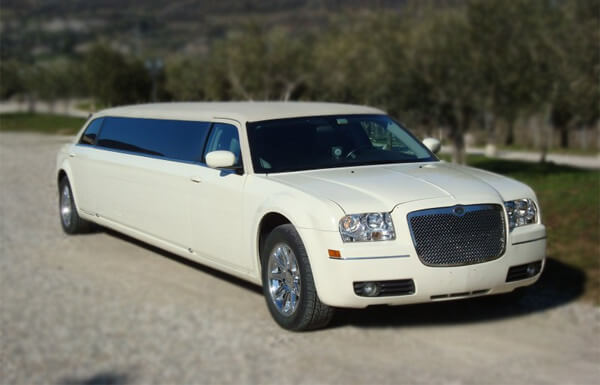 chrysler 300 limo rental 